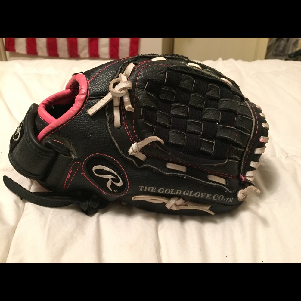 Youth softball glove